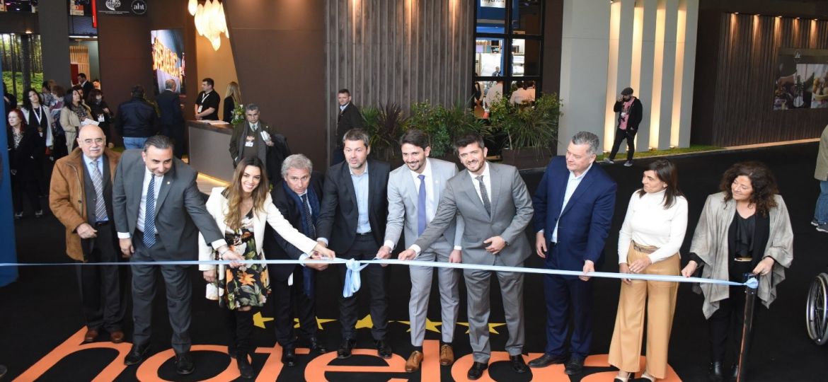 AEHG La Plata asistió a la inauguración de la 18° edición de HOTELGA