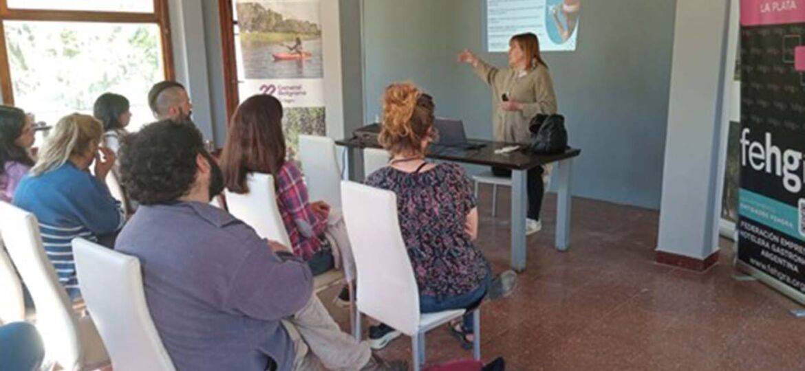 AEHG La Plata continúa fortaleciendo la formación profesional en el sector hotelero y gastronómico