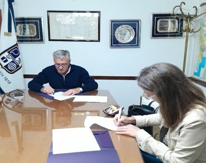 La AEHG La Plata firmó un convenio de cooperación con Puisan