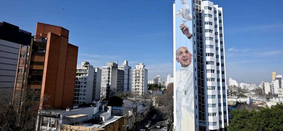La AEHG La Plata presente en la inauguración del mural más grande del mundo en homenaje al Papa Francisco 1