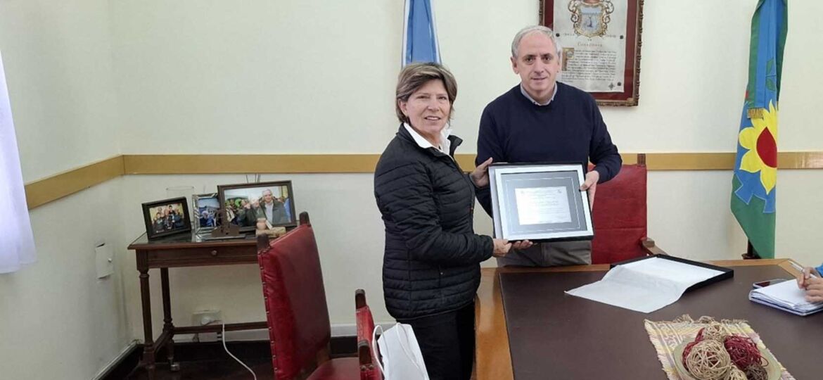 Reconocimiento de la AEHG La Plata al Municipio de Chascomús en su 246 aniversario