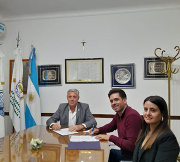 firma de convenios con la Municipalidad de Carmen de Areco 1